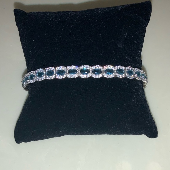 6.3ct Blue London Topaz Bracelet - Picture 3 of 14